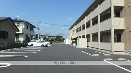 ロイヤルビュー[1LDK/33.5m2]の駐車場