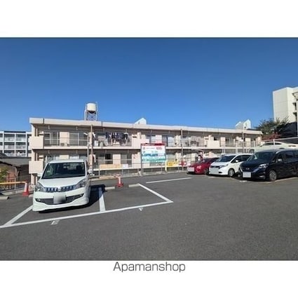 明宝マンション[2LDK/63m2]の駐車場1