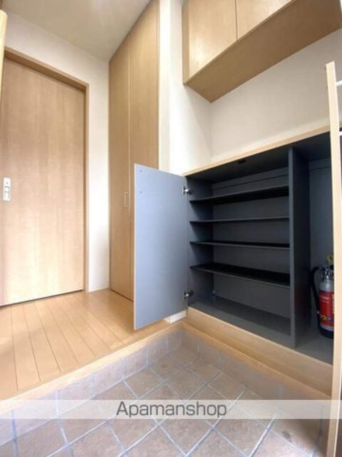 和歌山県和歌山市有家[2LDK/54.61m2]の玄関
