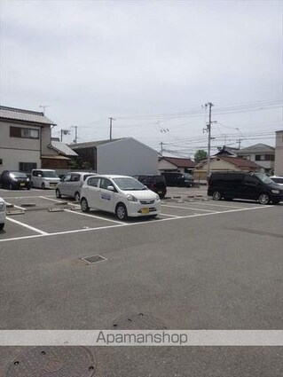 和歌山県和歌山市杭ノ瀬[1K/36m2]の駐車場