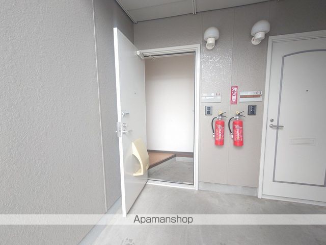 久持良ハイツの玄関写真