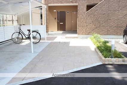 グランコスモＢ[1K/34.32m2]のエントランス2