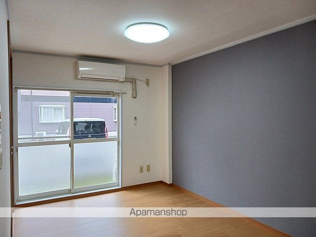 プラドールポートIIの内装写真