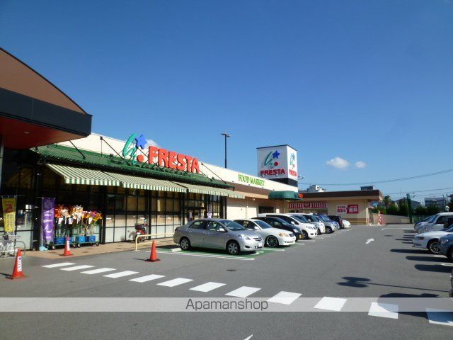 シャル中央の周辺写真