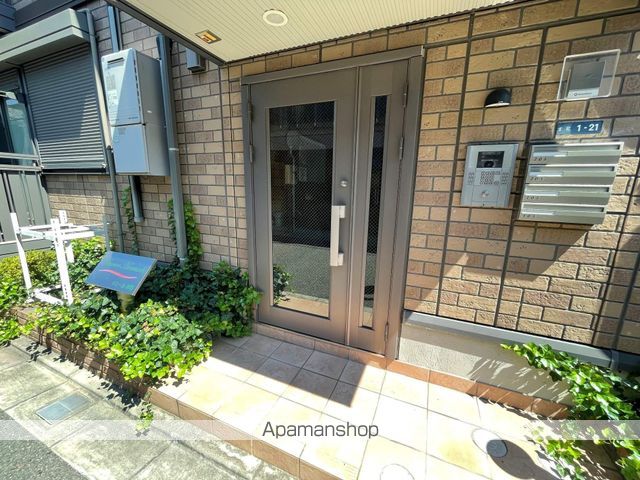 ドミール本町の玄関写真