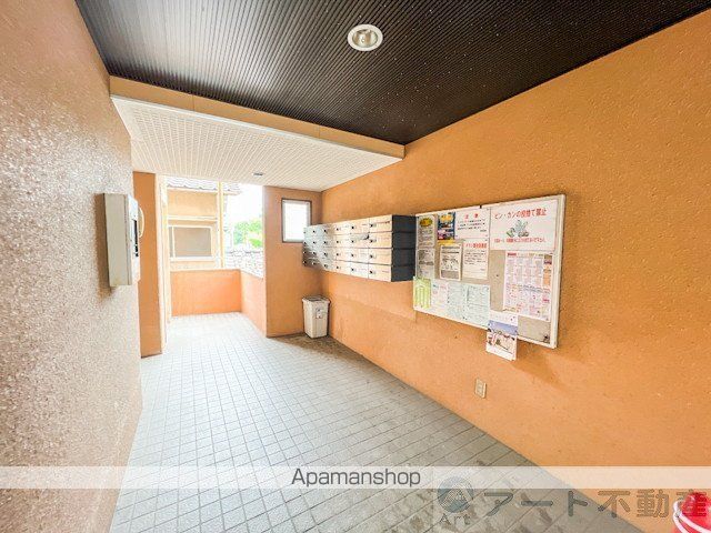 カサグランデ小坂の玄関写真
