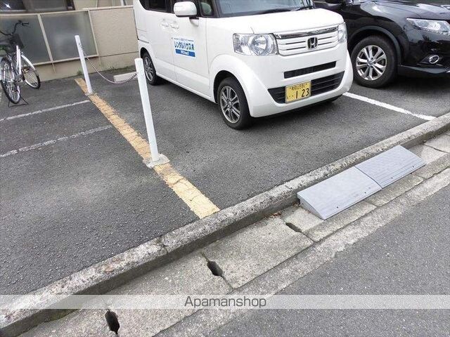 和歌山県和歌山市栄谷[1K/22.97m2]の駐車場4