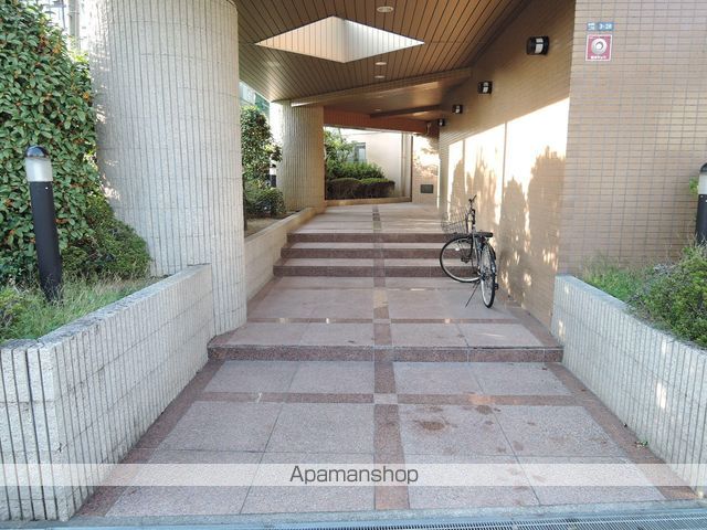 グランディール和泉の玄関写真