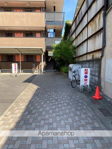 ドミールアプリコットの玄関写真