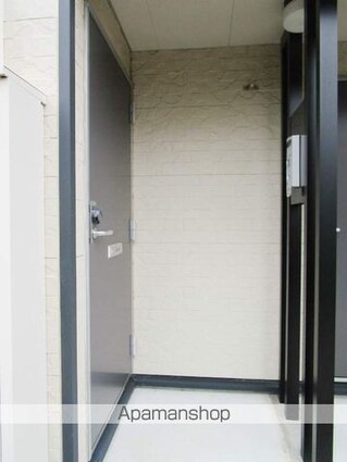 レオパレスアヴニール八幡[1K/28.02m2]のエントランス2