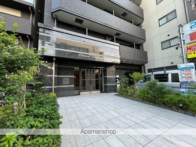 プレサンス長堀通グレイタスの玄関写真