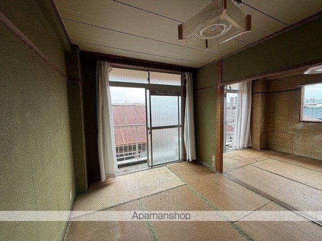 高畑ビルの内装写真