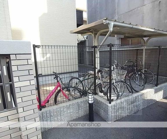レオパレスJ BOX IVの外観写真