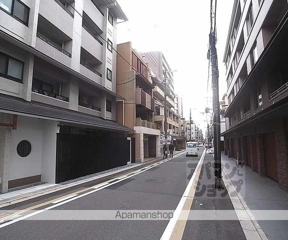 パークホームズ堺町御門の周辺写真