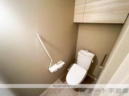 シャーメゾンステージ古川西　Ａ棟[2LDK/73.05m2]のトイレ
