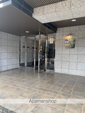 ステージファースト神楽坂の玄関写真