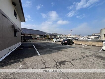 ルミエール倉本[2LDK/61.7m2]の駐車場