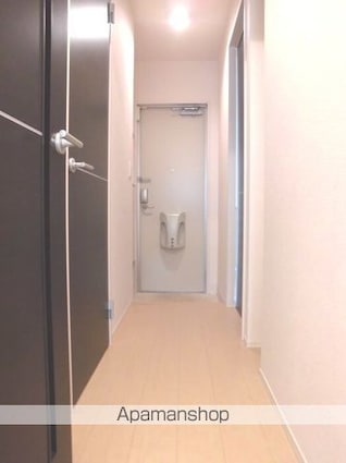 Ｇｒａｃｉｏｕｓ（グレーシャス）　Ａ棟[2LDK/52.83m2]の玄関