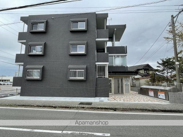 バリフォレスト吉村の外観写真