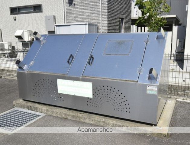 Royal西荒屋の外観写真
