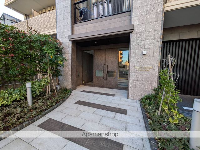 ロイヤルスクエア徳川の玄関写真