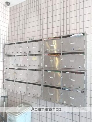 ヴィラパーク本町[3LDK/57.16m2]の共用部2