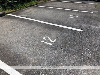 メゾン国分[3LDK/60.54m2]の駐車場1