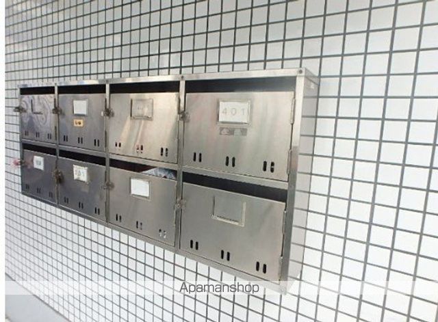 アーバン関沢の玄関写真