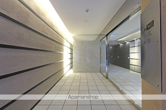 東京都世田谷区北沢２丁目[2LDK/57.72m2]のエントランス2