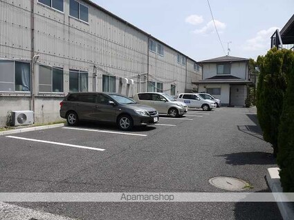 コーポつかま　Ａ[2K/34.99m2]の駐車場