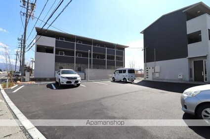 ラピスラズリ[1LDK/35.1m2]の駐車場