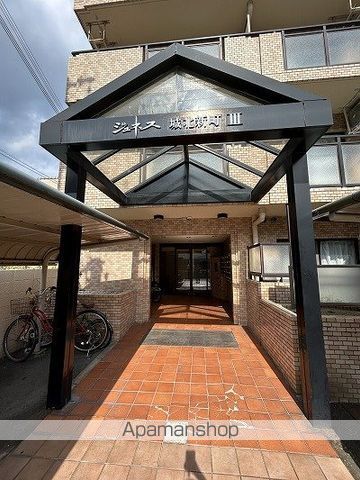 ジュネス城北新町IIIの玄関写真