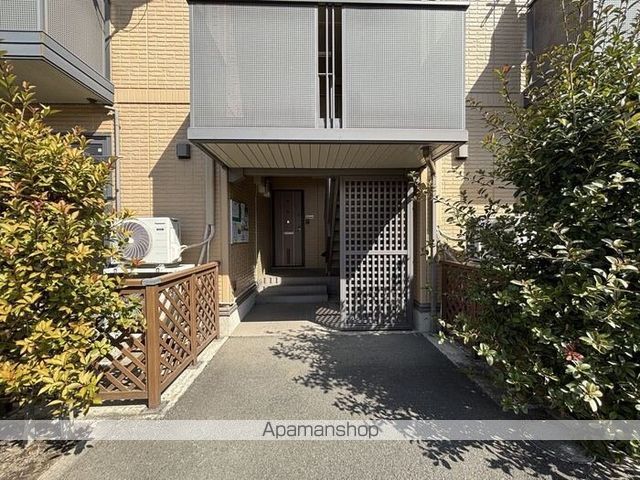 クレストコートABの玄関写真
