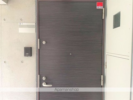 東京都渋谷区初台１丁目[1R/28.44m2]の玄関