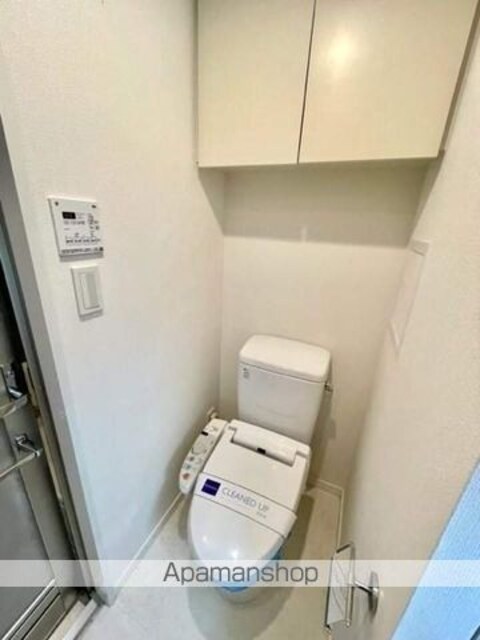 レジディア三軒茶屋[1K/24.95m2]のトイレ