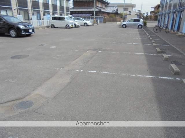 レオパレスロワール三条Bの外観写真