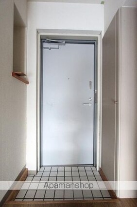 香川県高松市昭和町１丁目[1K/21.76m2]の玄関