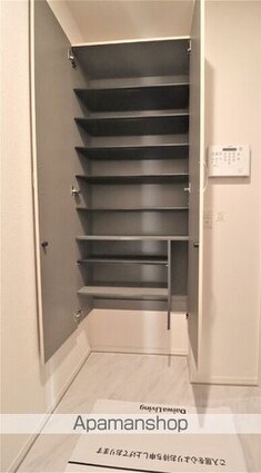 セレスティア小豆沢[2LDK/50.13m2]の玄関