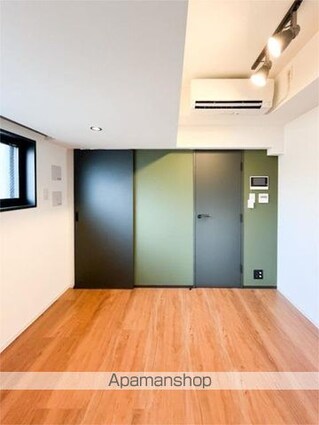 ＺＯＯＭ信濃町[2K/33.9m2]のリビング・居間