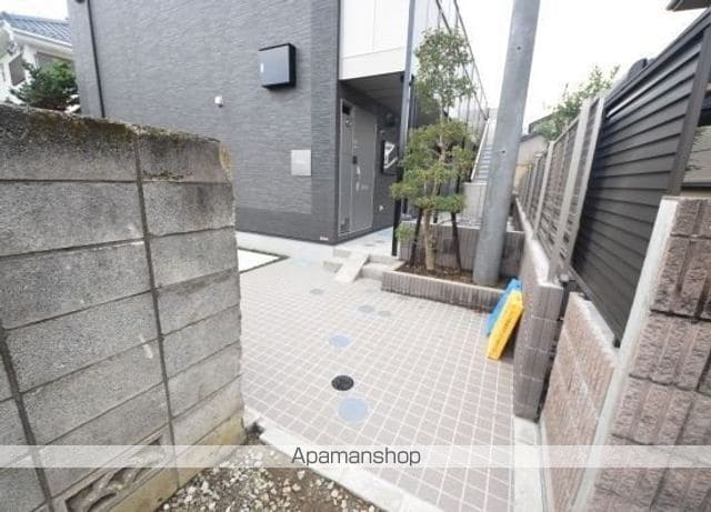 リブリ・NSの玄関写真
