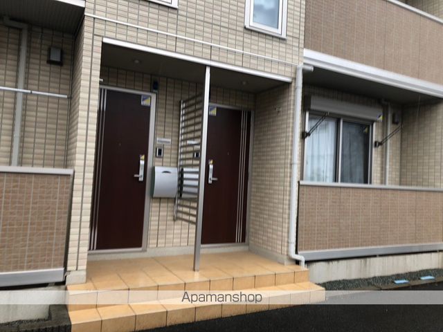 フルールベルテ二番館の玄関写真