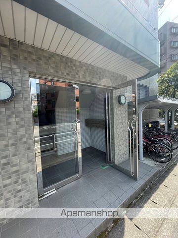 レジーナマルフクの玄関写真