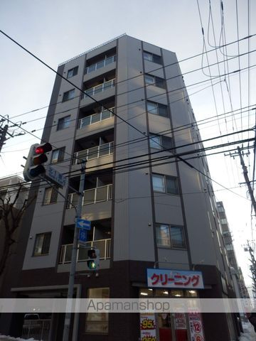 カルフール大通東の外観写真