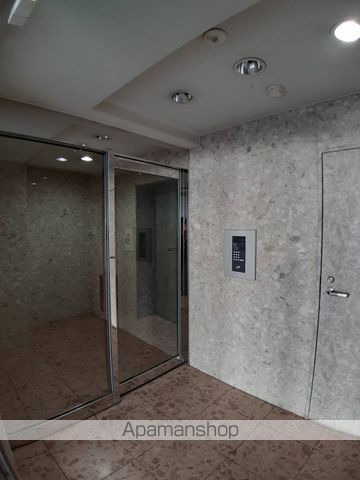 福地産業加古町ビルの玄関写真
