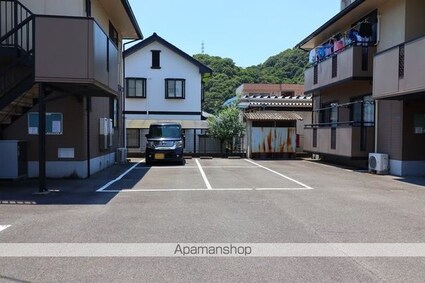 サン・フラッツ　Ⅱ棟[3DK/55.54m2]の駐車場