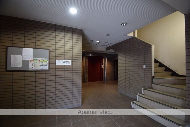 旭町武井ビルの玄関写真