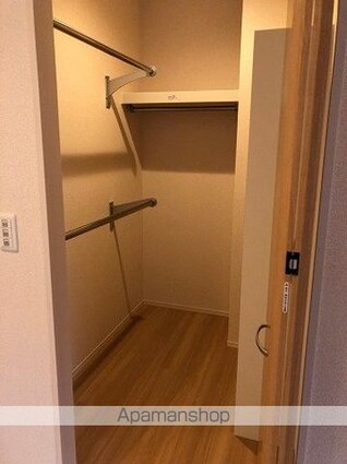 サンマルク　Ｗ[1R/32.56m2]の収納