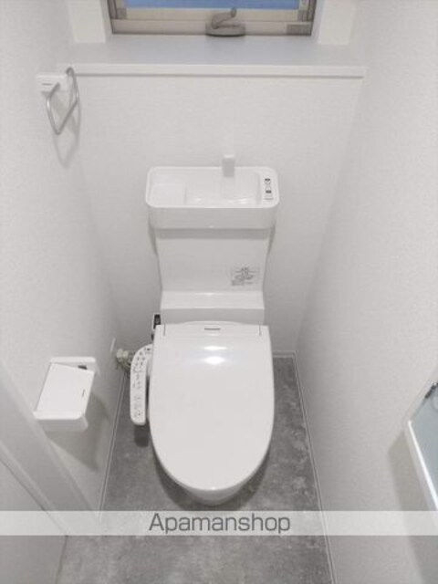 和歌山県和歌山市関戸３丁目[3LDK/98.7m2]のトイレ