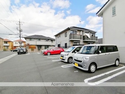 アージュ[1LDK/46.8m2]の駐車場2