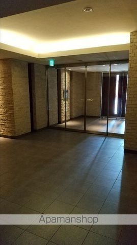 カスタリア荒川の玄関写真